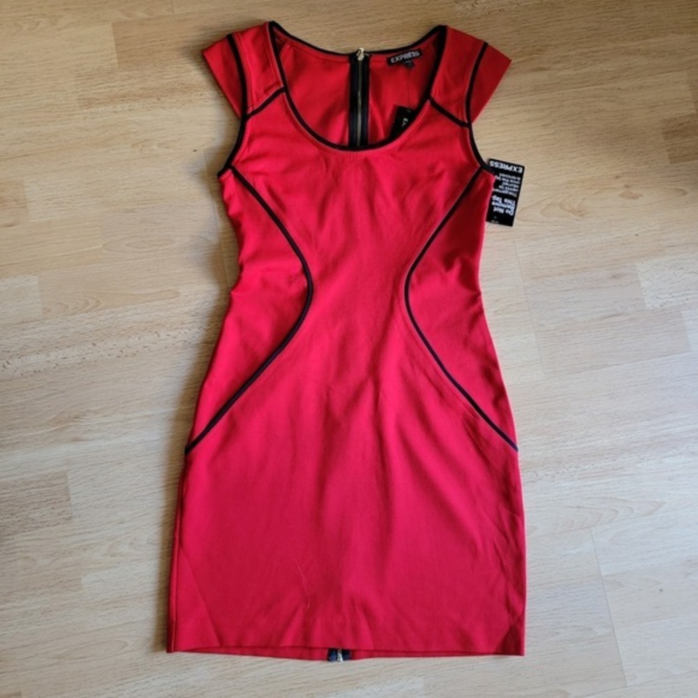 NWT‎ Express Red Cap Sleeve Sheath Dress Black Trim Zipper Detail Size 4
